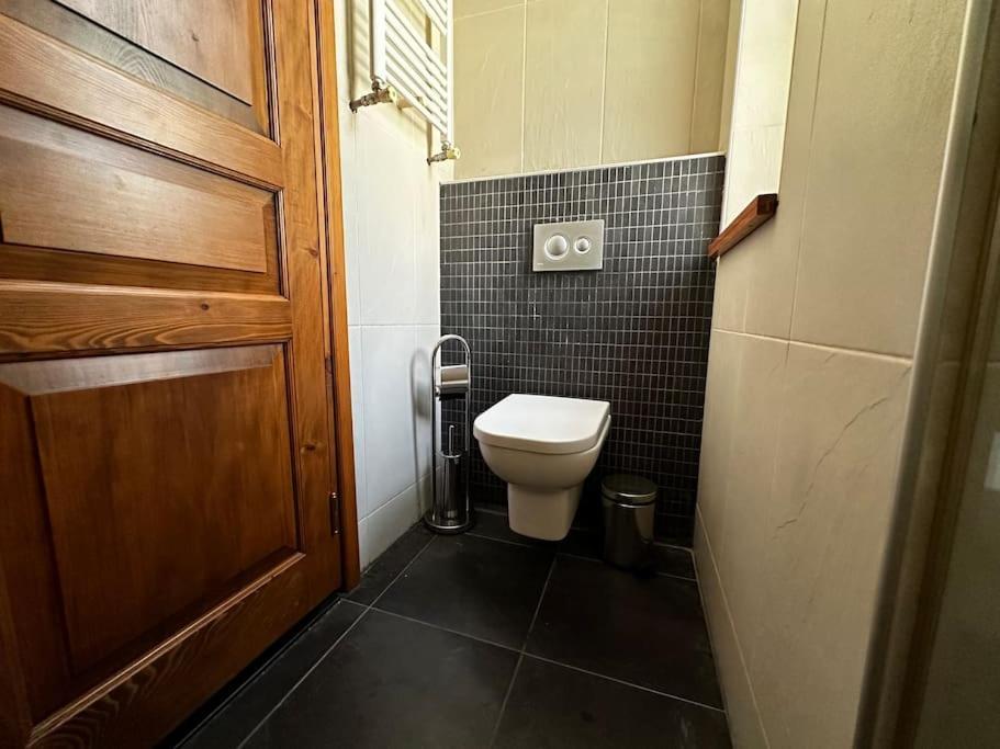 2br, 2ba 3rd Floor Of Historical Building, Galata Apartment